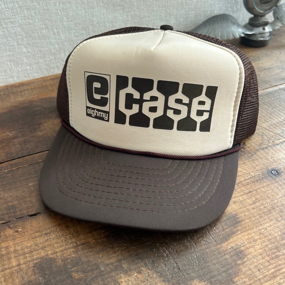 VINTAGE EIGHTY E CASE Hat Cap Mens Snap Back Brown Trucker Mesh Gorpcore Retro